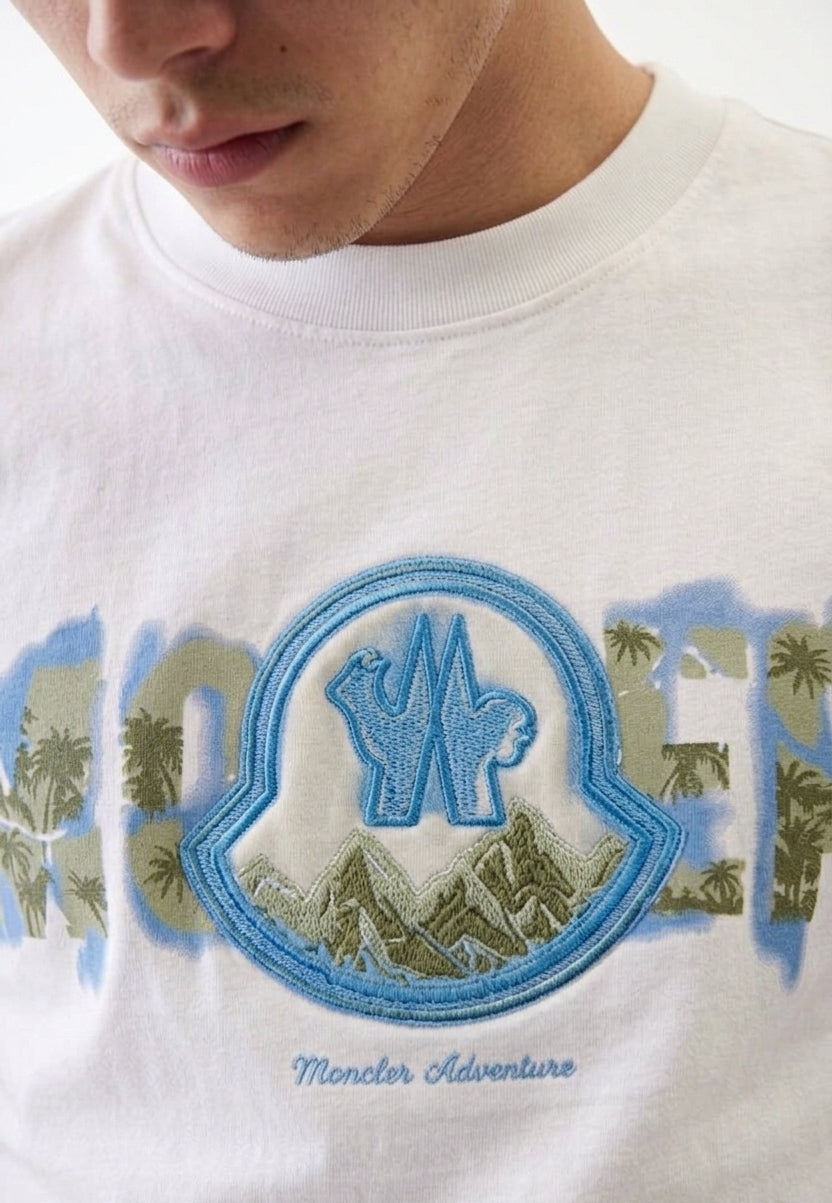 AVERO Oversized T-Shirt — Rayan
