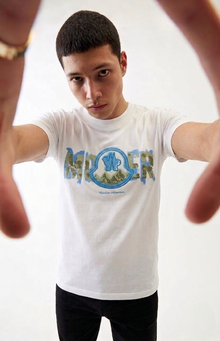 AVERO Oversized T-Shirt — Rayan