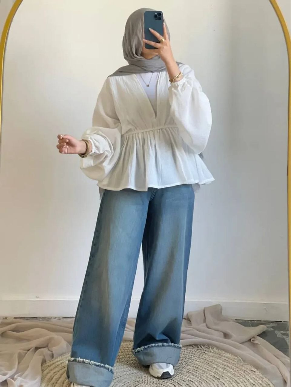 V-Neck Peplum Blouse-tala